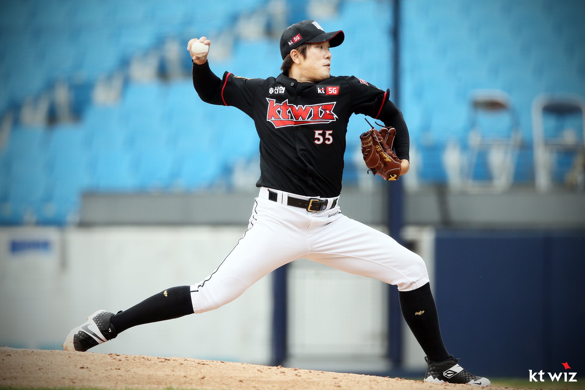 Getting to Know Korean Baseball Teams, Uniforms, and Logos