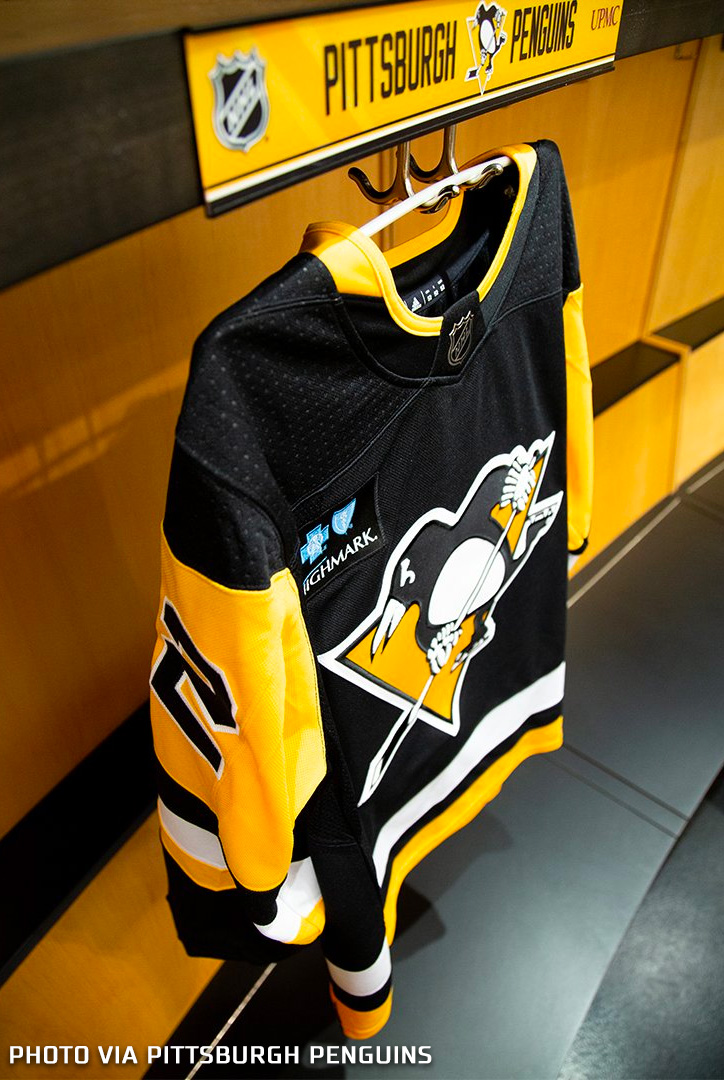 Penguins, Bruins Unveil 2023 Winter Classic Uniforms – SportsLogos.Net News