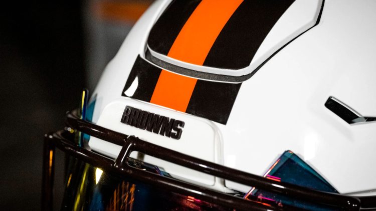 Cleveland Browns To Wear New White Helmets With 1946 Throwback