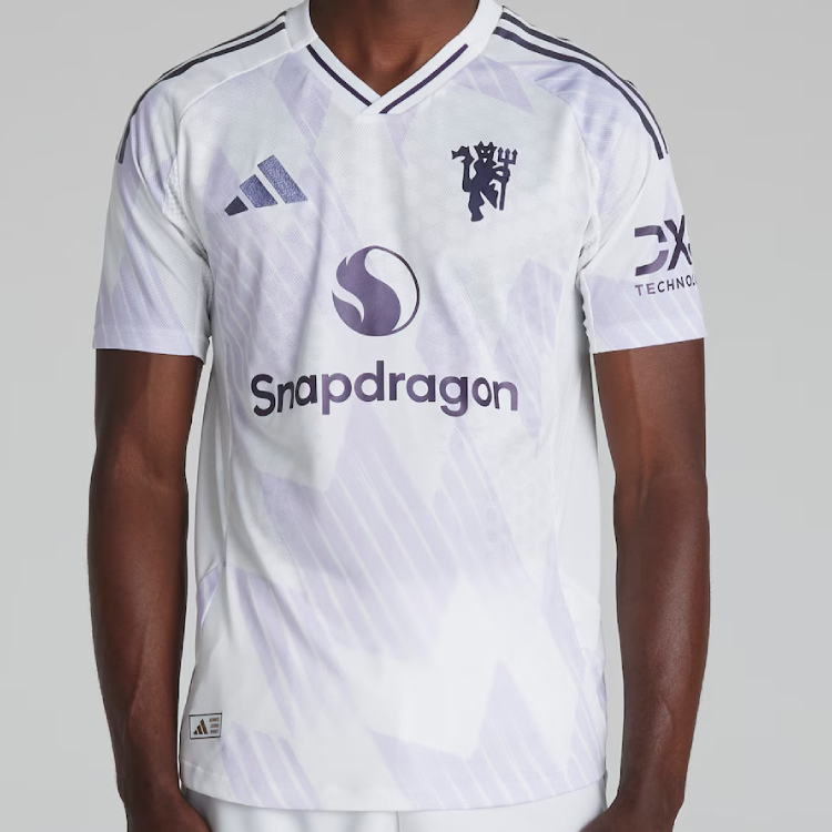 Manchester United, Napoli, Bayer Leverkusen Headline Latest Round of European Kit Launches – SportsLogos.Net News 3 manchester united away 20250717 european kit shirt jersey uniform unveilings spain la liga england premier league germany bundesliga france ligue 1 italy serie a
