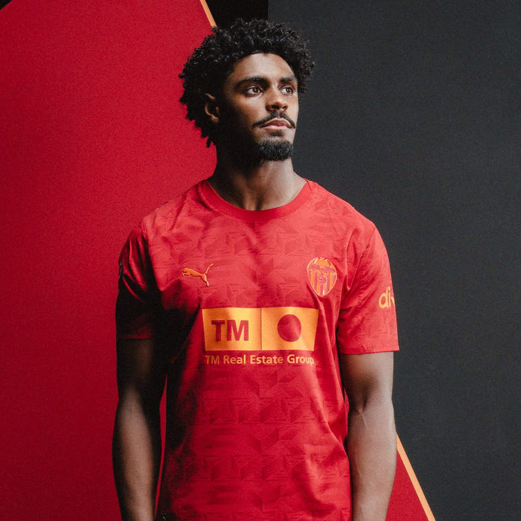 Manchester United, Napoli, Bayer Leverkusen Headline Latest Round of European Kit Launches – SportsLogos.Net News 35 valencia away 1 20250717 european kit shirt jersey uniform unveilings spain la liga england premier league germany bundesliga france ligue 1 italy serie a