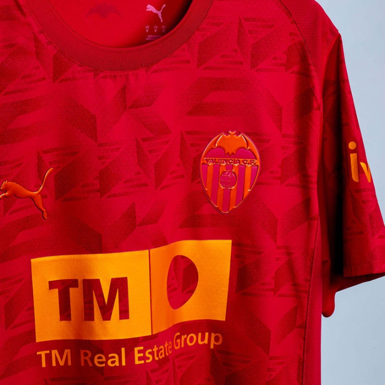 Manchester United, Napoli, Bayer Leverkusen Headline Latest Round of European Kit Launches – SportsLogos.Net News 36 valencia away 2 20250717 european kit shirt jersey uniform unveilings spain la liga england premier league germany bundesliga france ligue 1 italy serie a